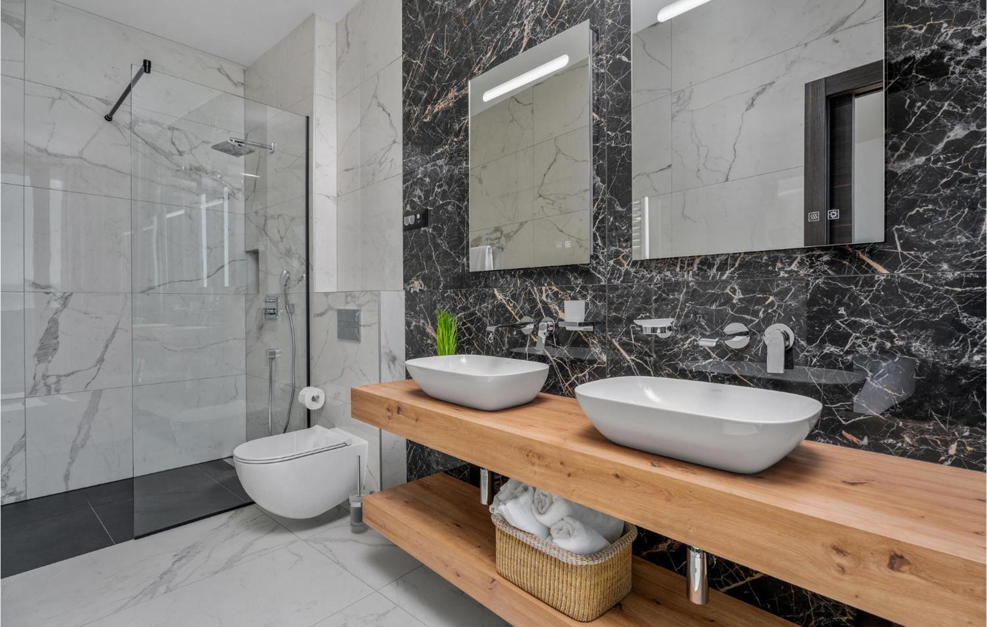 Beautiful Home In Omis With Kitchen ภายนอก รูปภาพ