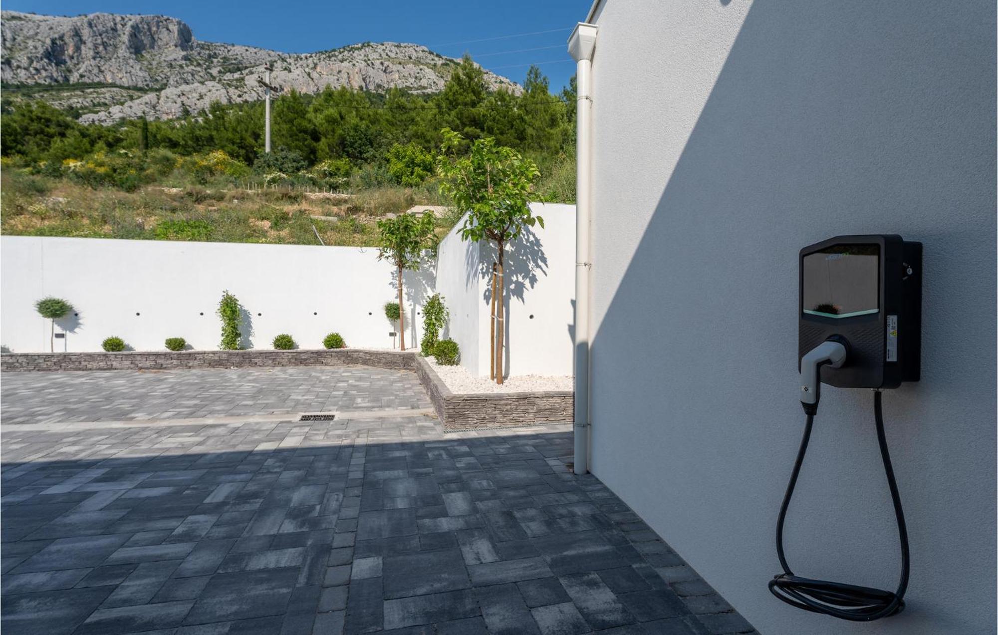Beautiful Home In Omis With Kitchen ภายนอก รูปภาพ