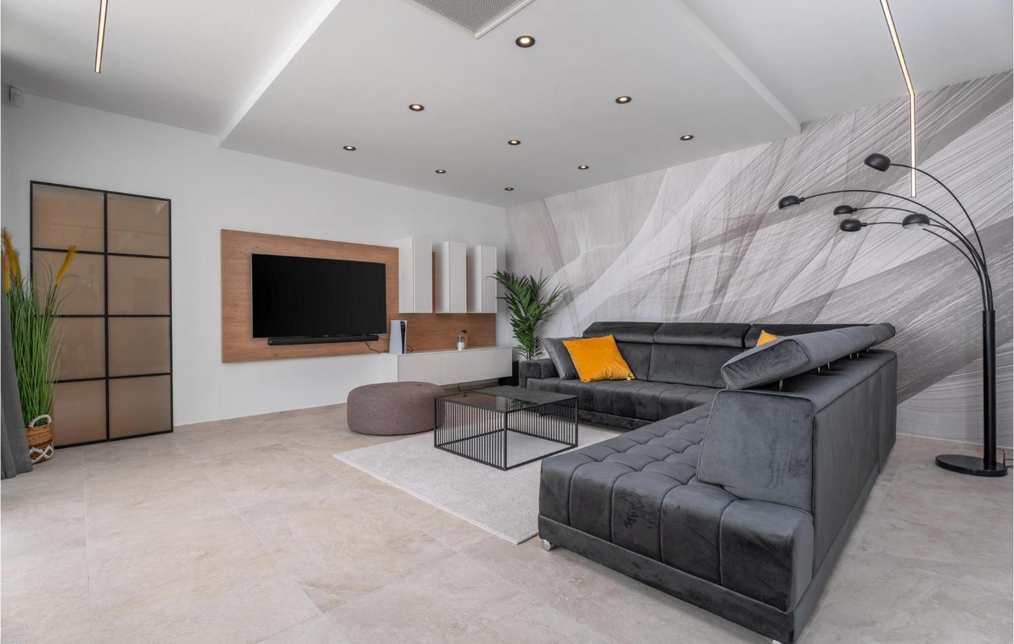 Beautiful Home In Omis With Kitchen ภายนอก รูปภาพ