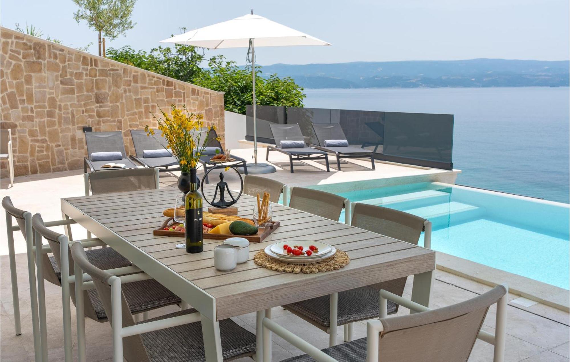 Beautiful Home In Omis With Kitchen ภายนอก รูปภาพ