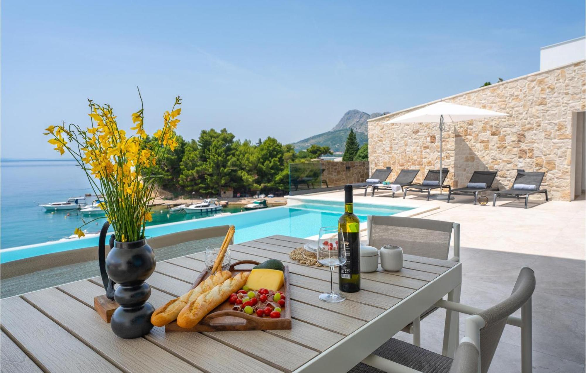 Beautiful Home In Omis With Kitchen ภายนอก รูปภาพ